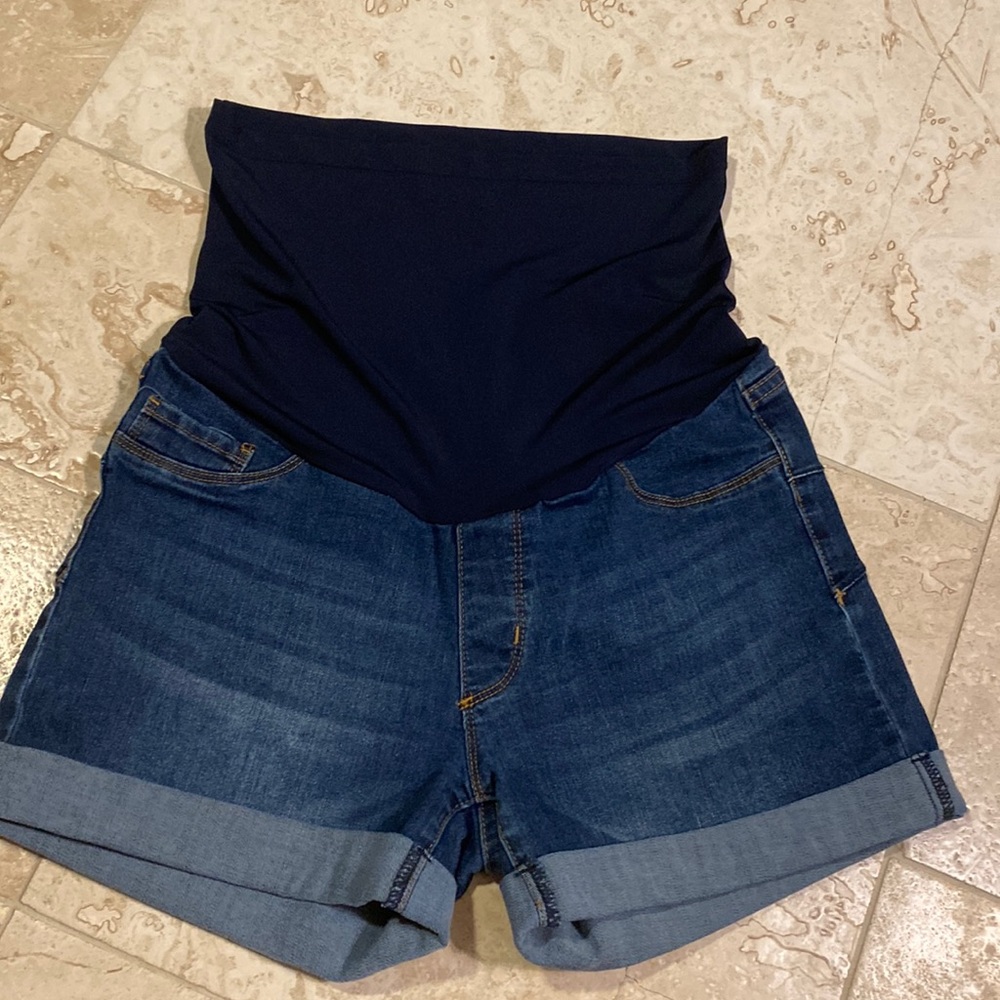 S.O.N.G MATERNITY SHORTS